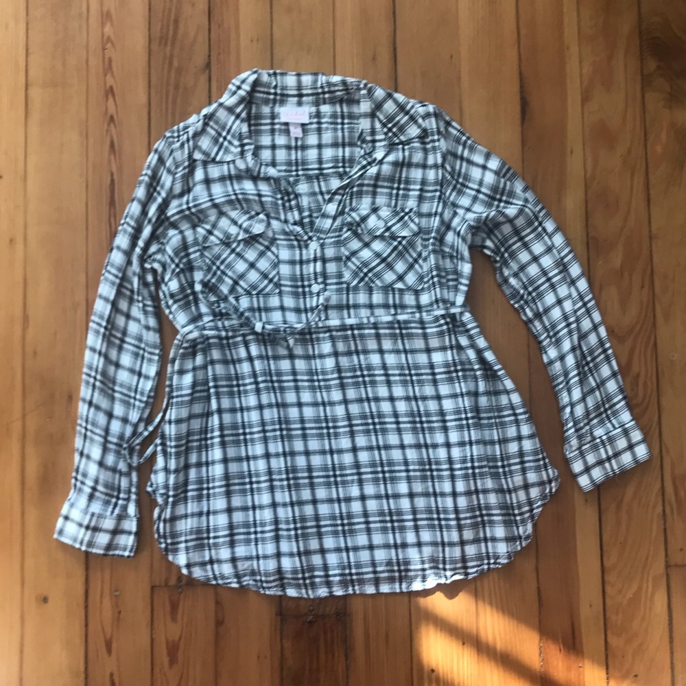 Black and white plaid maternity top